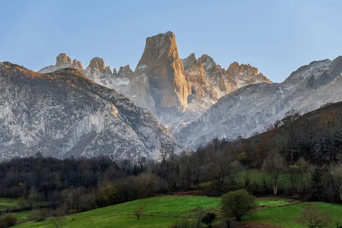 Framed Print : Sunset view over Naranjo de Bulnes (Picu Urriellu), Picos de Europa, Asturias, Spain