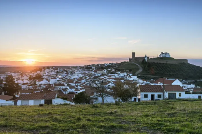 Framed Print : Sunset at the white washed village of Arraiolos with the 13th century medieval castle