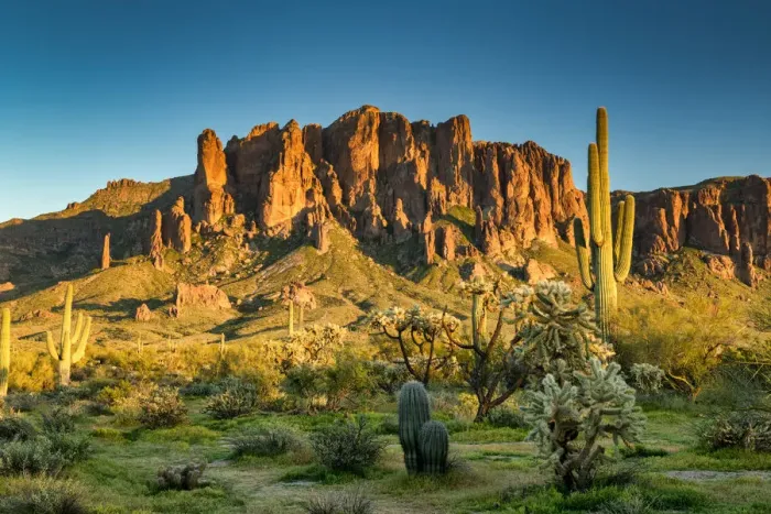 Framed Print : Superstition Mountains, near Phoenix, Arizona, USA Framed Print : Superstition Mountains, near Phoenix, Arizona, USA
