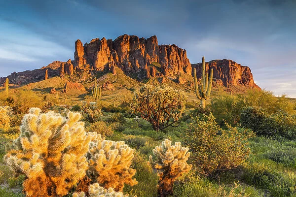 Superstition Mountains, Phoenix, Arizona, USA
