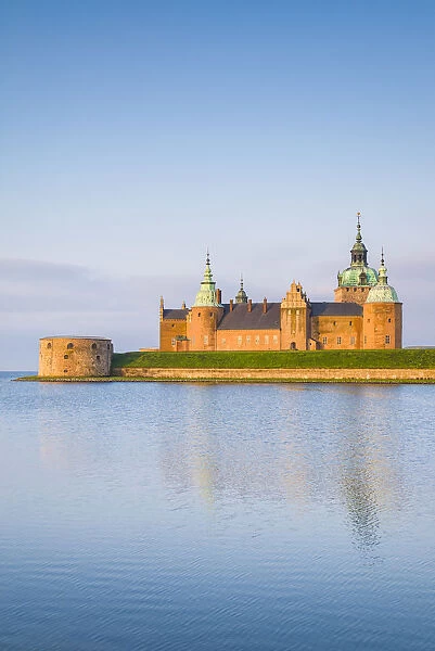Sweden, Southeast Sweden, Kalmar, Kalmar Slott castle, dawn