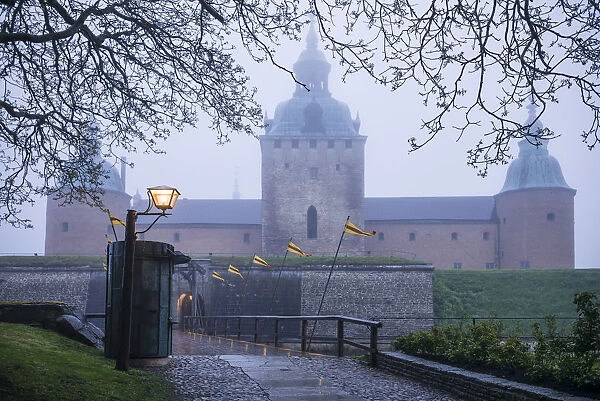 Sweden, Southeast Sweden, Kalmar, Kalmar Slott castle, in fog