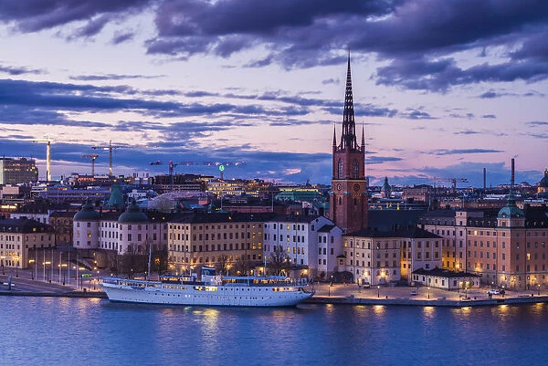 Sweden, Stockholm, Gamla Stan, Old Town, elevated city view with Riddarholmeskyrkan