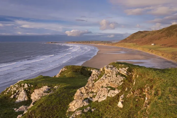 Framed Print : Sweeping expanse of Rhossili Bay on the Gower Peninsula, Wales, UK. Winter (January) 2016 Framed Print : Sweeping expanse of Rhossili Bay on the Gower Peninsula, Wales, UK. Winter (January) 2016