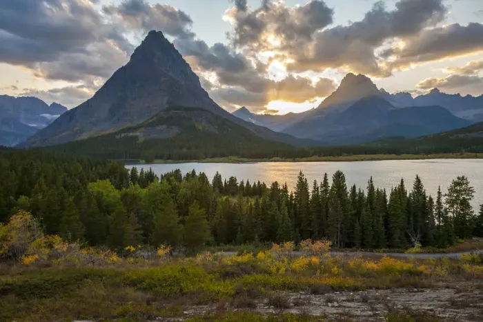 Framed Print : Swiftcurrent Lake and Mount Grinnell at Sunet, Glacier National Park, Montana Framed Print : Swiftcurrent Lake and Mount Grinnell at Sunet, Glacier National Park, Montana