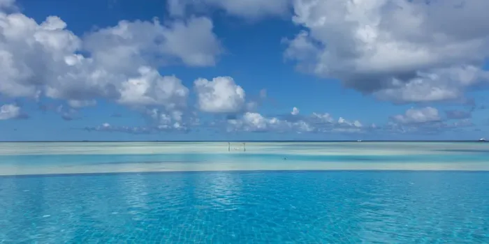 Framed Print : Swimming pool on Anantara Dhigu resort, South Male Atoll, Maldives