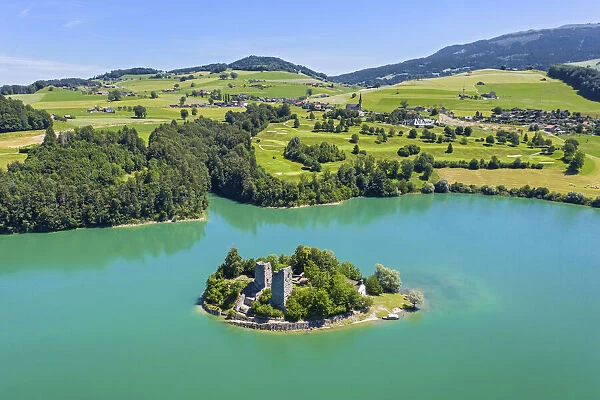 Switzerland, Canton of Fribourg, Ile d Ogoz island, Lake of Gruyere