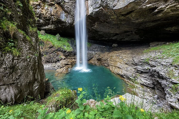 Switzerland, Canton of Glarus, Klausen pass, waterfall