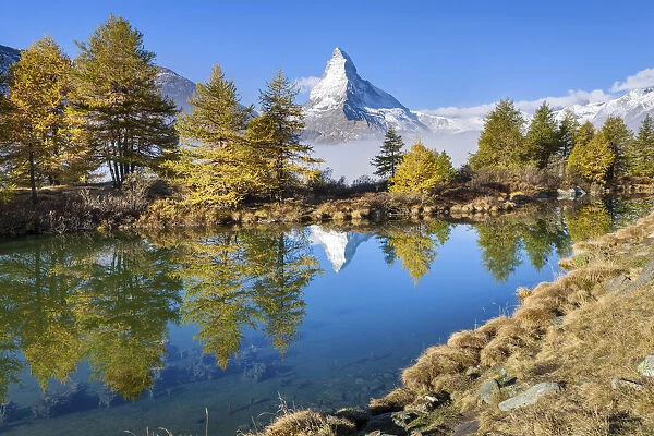 Switzerland, Canton of Valais, lake Grindjisee, Matterhorn