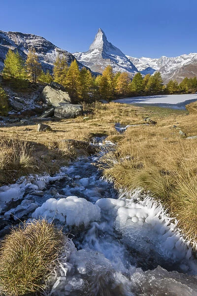 Switzerland, Canton of Valais, lake Grindjisee, Matterhorn