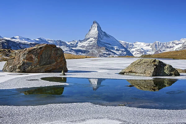 Switzerland, Canton of Valais, lake Stellisee, Matterhorn