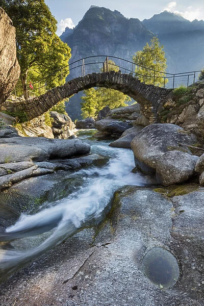 Switzerland, Ticino Canton, Val Calnegia, bridge near the village of Puntid