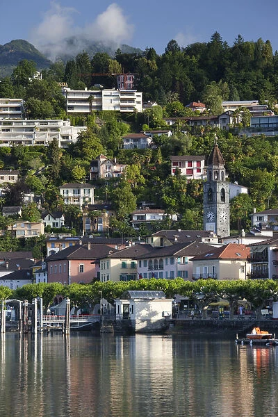 Switzerland, Ticino, Lake Maggiore, Ascona, town view morning