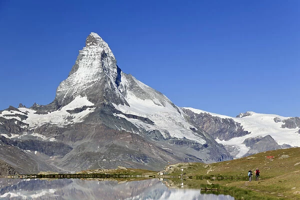 Switzerland, Valais, Zermatt, Matterhorn (Cervin) Peak and Lake Stelli
