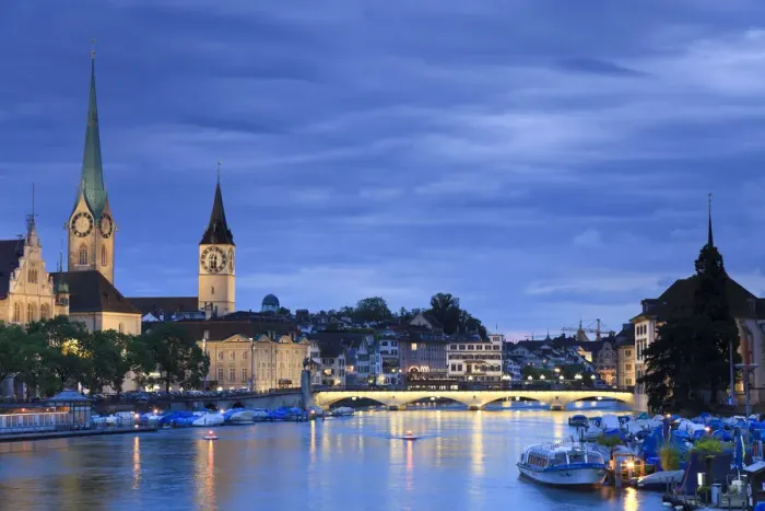 Framed Print : Switzerland, Zurich, Old town and Limmat River Framed Print : Switzerland, Zurich, Old town and Limmat River