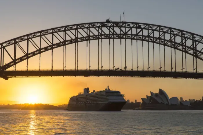 Framed Print : Sydney Harbour Bridge and Sydney Opera House at dawn, Sydney, New South Wales, Australia Framed Print : Sydney Harbour Bridge and Sydney Opera House at dawn, Sydney, New South Wales, Australia