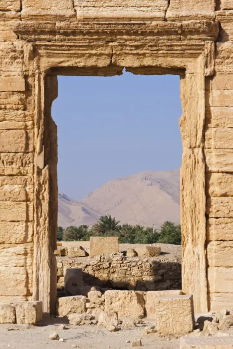 Framed Print : Syria, Homs Governate, Palmyra. Oasis seen through a doorway Framed Print : Syria, Homs Governate, Palmyra. Oasis seen through a doorway