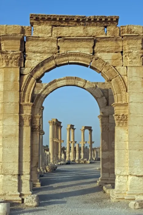 Framed Print : Syria, Palmyra. Archway off the cardo maximus