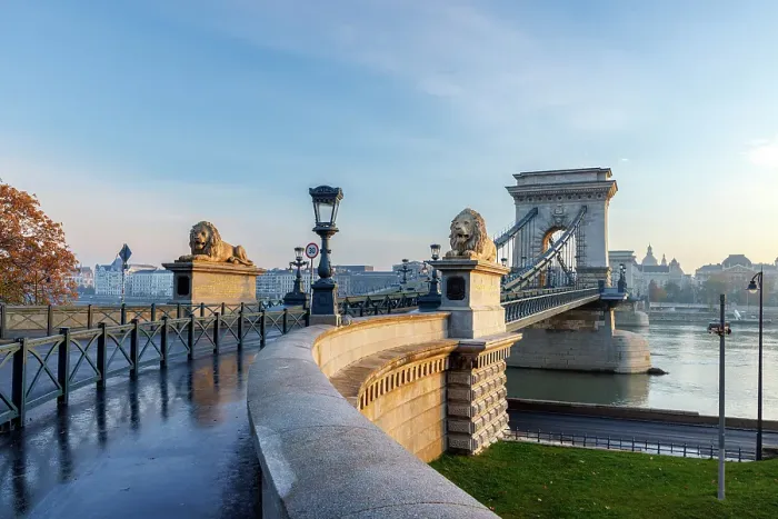 Framed Print : Szechenyi Chain Bridge and the Danube River, Budapest, Hungary Framed Print : Szechenyi Chain Bridge and the Danube River, Budapest, Hungary
