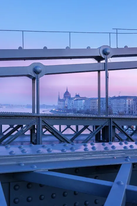 Framed Print : Szechenyi Chain Bridge and the Parliament Building, Budapest, Hungary Framed Print : Szechenyi Chain Bridge and the Parliament Building, Budapest, Hungary