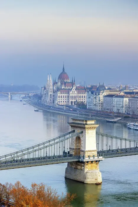 Framed Print : Szechenyi Chain Bridge and the Parliament Building, Budapest, Hungary Framed Print : Szechenyi Chain Bridge and the Parliament Building, Budapest, Hungary
