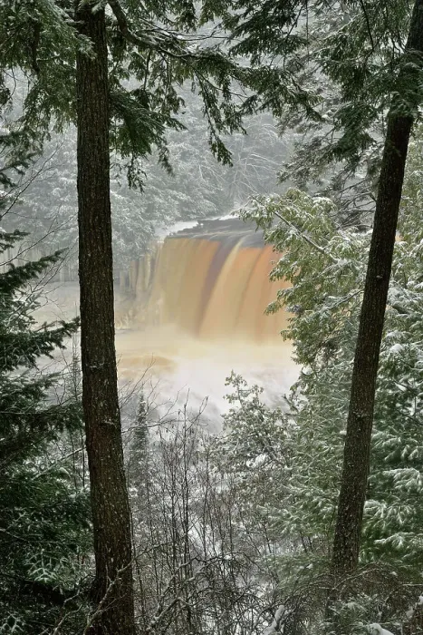 Framed Print : Tahquamenon Falls in early winter, Tahquamenon State Park, Michigan, USA Framed Print : Tahquamenon Falls in early winter, Tahquamenon State Park, Michigan, USA