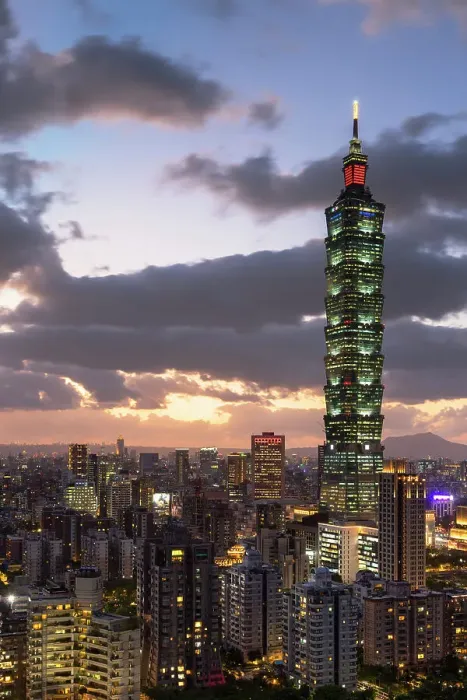 Framed Print : Taipei 101 and city skyline at dusk, Xinyi, Taipei, Taiwan Framed Print : Taipei 101 and city skyline at dusk, Xinyi, Taipei, Taiwan