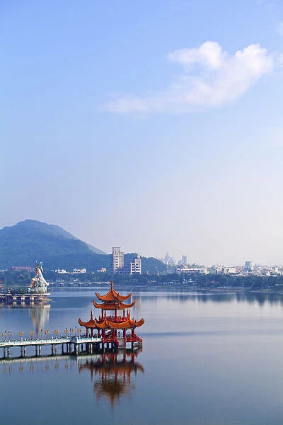 Taiwan, Kaohsiung, Lotus pond, View of bridge leading to Spring and Autumn pagodas