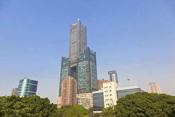 Taiwan, Kaohsiung, Singuang Ferry Whar, View of Kaoshiung 85 Sky Tower - Tunex Sky Tower
