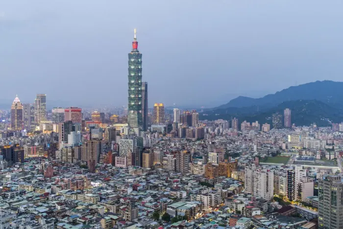 Framed Print : Taiwan, Taipei, City skyline and Taipei 101 building Framed Print : Taiwan, Taipei, City skyline and Taipei 101 building