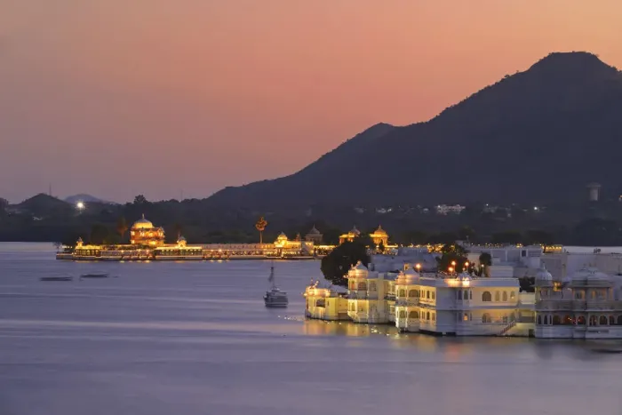 Framed Print : Taj Lake Palace at dusk, Udaipur, Rajasthan, India, Asia Framed Print : Taj Lake Palace at dusk, Udaipur, Rajasthan, India, Asia