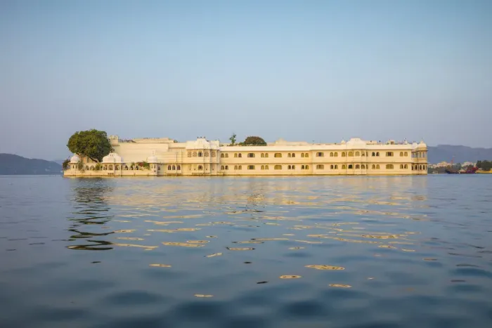Framed Print : Taj Lake Palace, Lake Pichola, Udaipur, Rajasthan, India