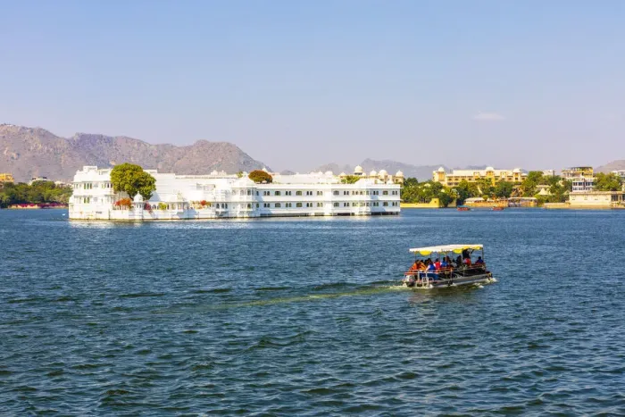 Framed Print : Taj Lake Palace on Lake Pichola in Udaipur, Rajasthan, India, Asia Framed Print : Taj Lake Palace on Lake Pichola in Udaipur, Rajasthan, India, Asia