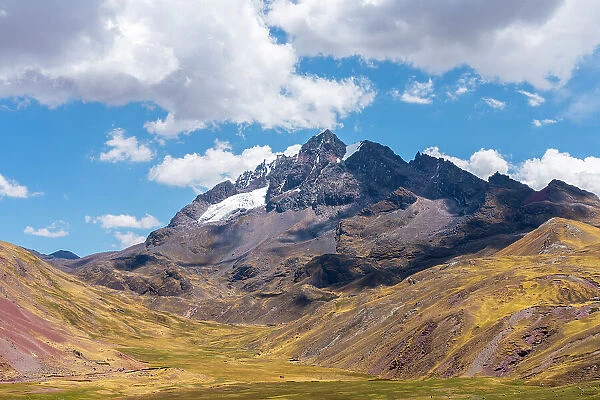 Takusiri mountain (5350 m) in Andes, near Uchullujllo, Pitumarca District, Canchis Province, Cuzco Region, Peru