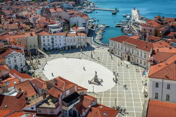 Framed Print : Tartini Square (Tartinijev trg), Piran, Slovenia Framed Print : Tartini Square (Tartinijev trg), Piran, Slovenia