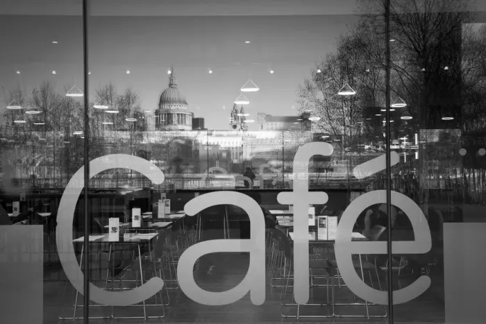 Framed Print : Tate Modern, London, England Framed Print : Tate Modern, London, England