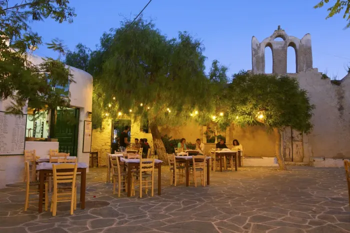 Framed Print : Tavern in Chora, Folegandros, Cyclades, Greece Framed Print : Tavern in Chora, Folegandros, Cyclades, Greece
