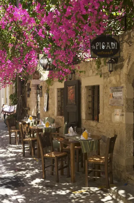 Framed Print : Tavern in Rethymnon, Crete, Greece Framed Print : Tavern in Rethymnon, Crete, Greece