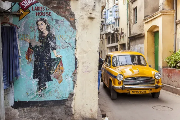Framed Print : Taxi and street scene, Kolkata (Calcutta), West Bengal, India Framed Print : Taxi and street scene, Kolkata (Calcutta), West Bengal, India