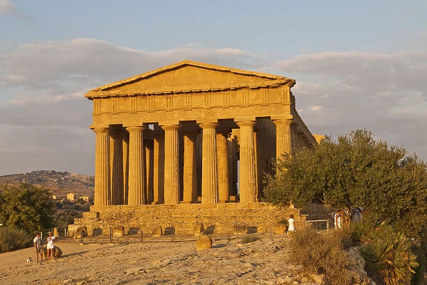Temple of Concordia, Temples Valley, Agrigento, Sicily, Italy