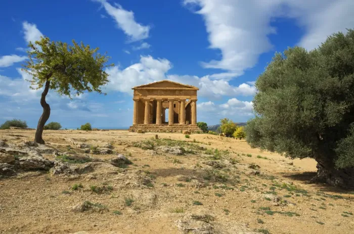 Framed Print : Temple of Concordia, Valley of the Temples, Agrigento, Sicily, Italy Framed Print : Temple of Concordia, Valley of the Temples, Agrigento, Sicily, Italy