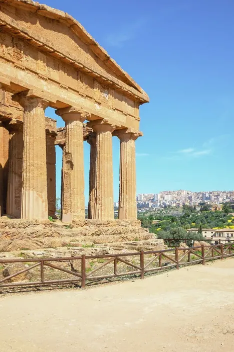 Framed Print : Temple of Concordia, Valley of Temples, Agrigento, Sicily, Italy Framed Print : Temple of Concordia, Valley of Temples, Agrigento, Sicily, Italy