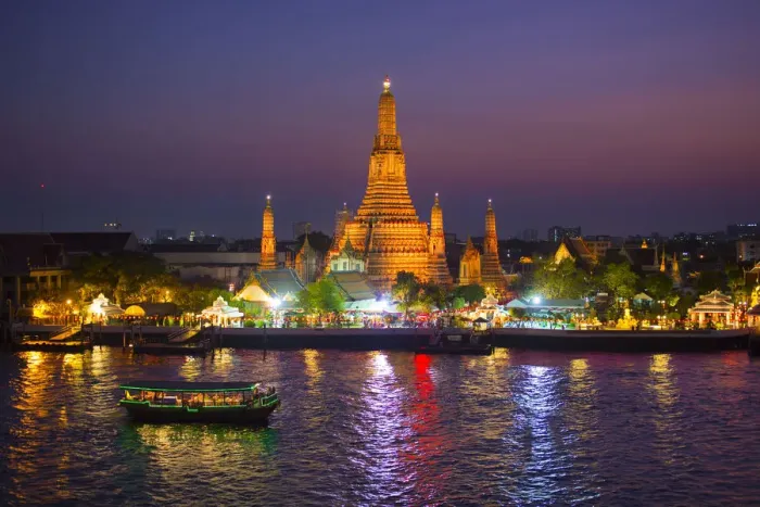 Framed Print : Temple of Dawn (Wat Arun) and Bangkok, Thailand