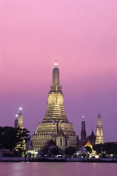 Temple of Dawn (Wat Arun) & Chao Phraya River  /  Night View