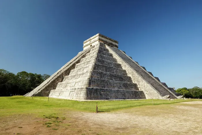 Framed Print : Temple of Kukulkan, El Castillo, Chichen Itza, Yucatan, Mexico Framed Print : Temple of Kukulkan, El Castillo, Chichen Itza, Yucatan, Mexico