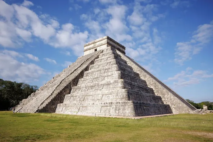 Framed Print : Temple of Kukulkan, El Castillo, Chichen Itza, Yucatan, Mexico Framed Print : Temple of Kukulkan, El Castillo, Chichen Itza, Yucatan, Mexico