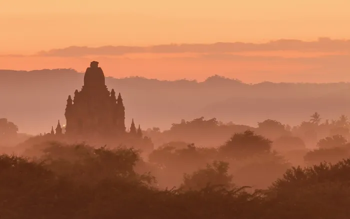 Framed Print : Temple at sunset, Bagan (UNESCO World Heritage Site), Mandalay region, Myanmar (Burma), Asia Framed Print : Temple at sunset, Bagan (UNESCO World Heritage Site), Mandalay region, Myanmar (Burma), Asia