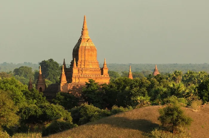 Framed Print : Temples and pagodas, Bagan, Mandalay region, Myanmar (Burma), Asia Framed Print : Temples and pagodas, Bagan, Mandalay region, Myanmar (Burma), Asia