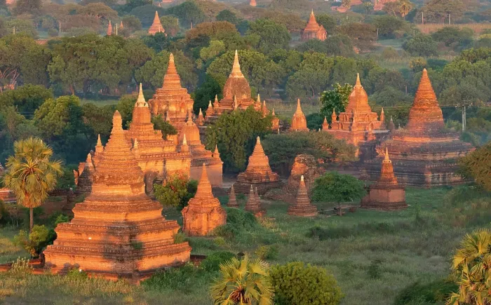 Framed Print : Temples and pagodas in the valley at sunrise, Bagan (UNESCO World Heritage Site), Mandalay region, Myanmar (Burma), Asia Framed Print : Temples and pagodas in the valley at sunrise, Bagan (UNESCO World Heritage Site), Mandalay region, Myanmar (Burma), Asia