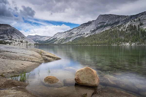 Tenaya Lake in Yosemite National Park, California, USA
